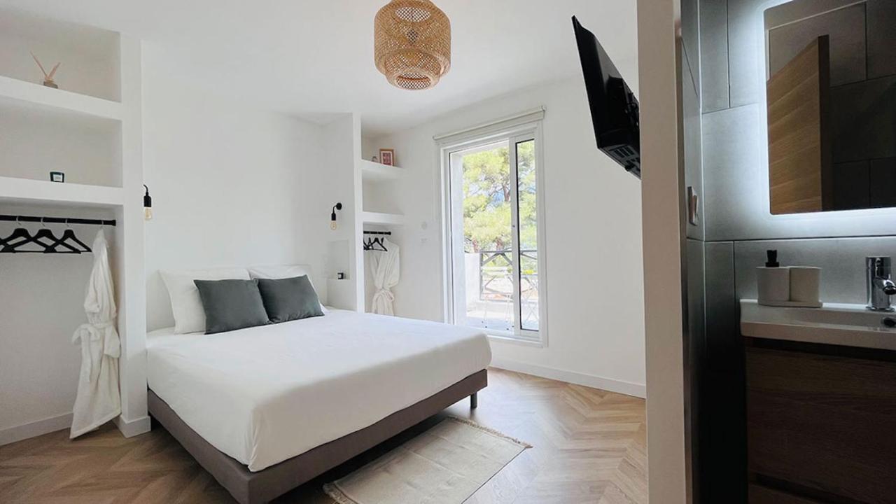 Villa Holistika : Bed And Breakfast / Pool / Air Conditioning/ Mont Faron 土伦 外观 照片